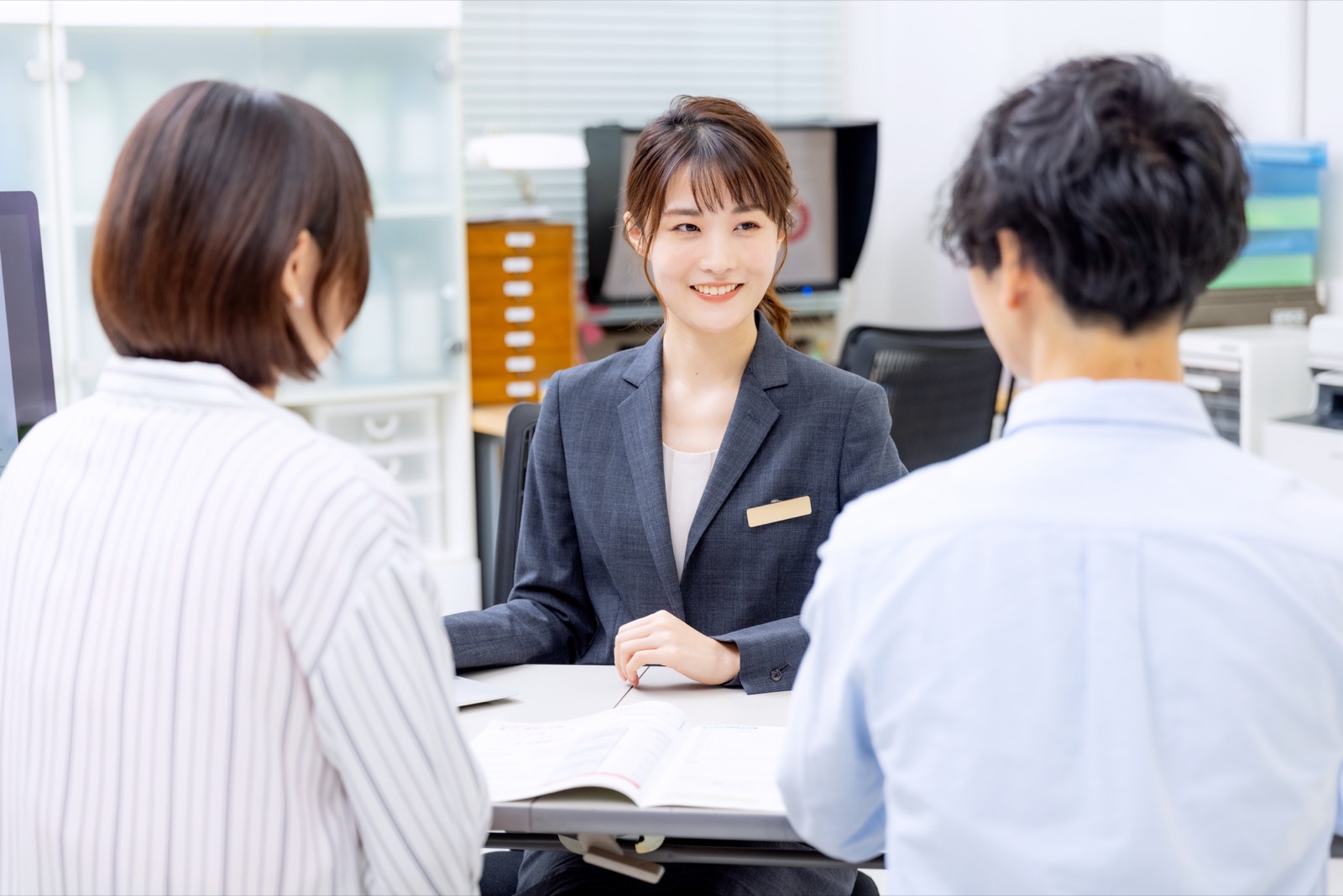 相談窓口で話す様子