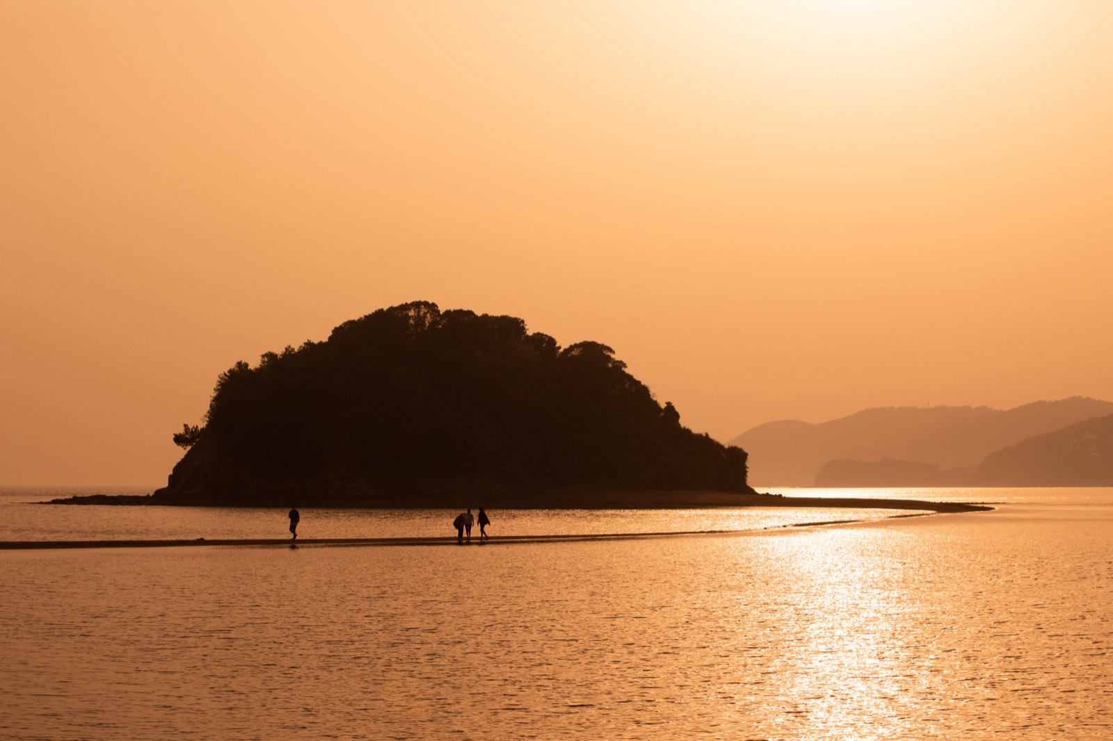 黒島ヴィーナスロードの夕景